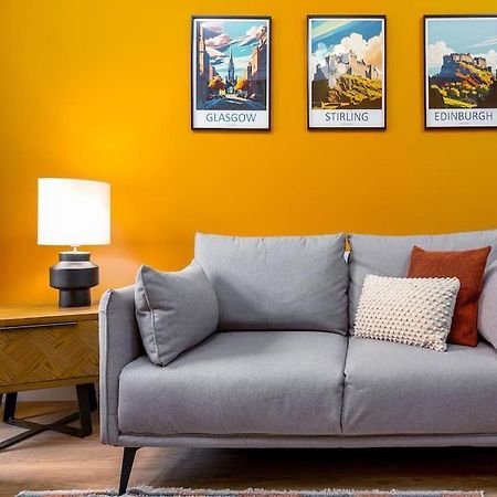 The Stylish 3-Bedroom Maisonette Retreat สเตอร์ลิง ภายนอก รูปภาพ