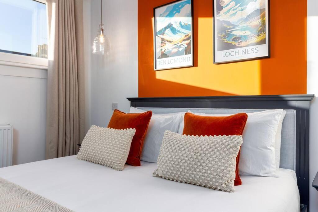 The Stylish 3-Bedroom Maisonette Retreat สเตอร์ลิง ภายนอก รูปภาพ