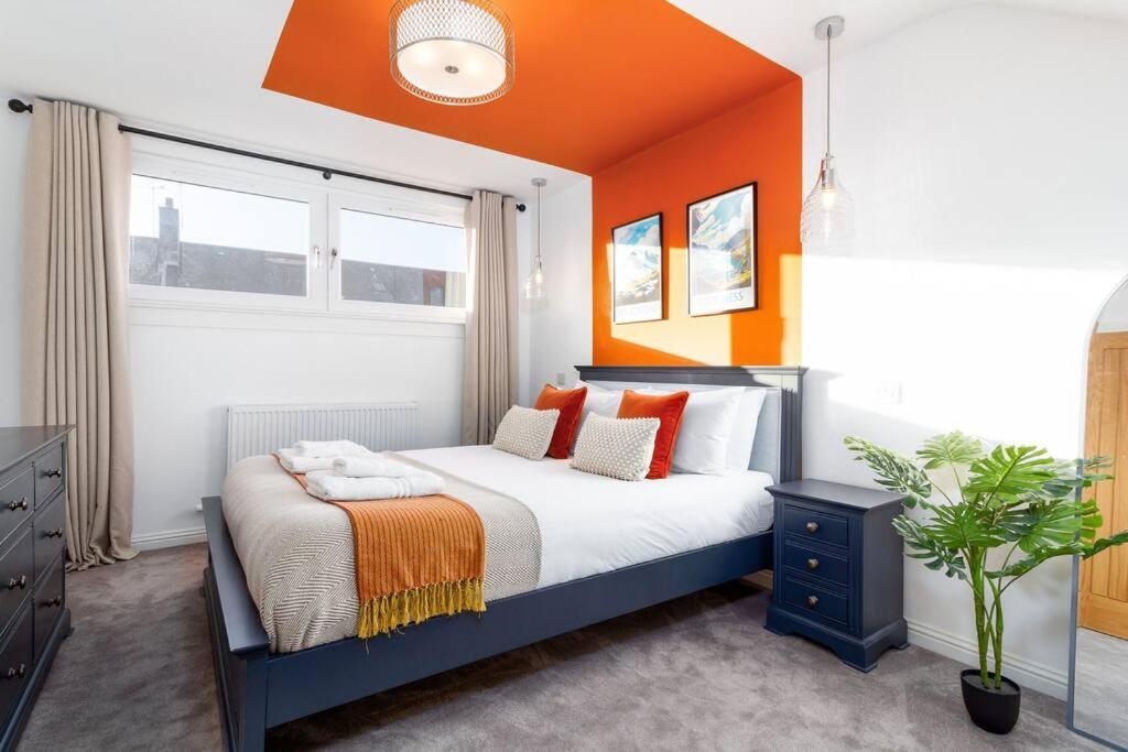 The Stylish 3-Bedroom Maisonette Retreat สเตอร์ลิง ภายนอก รูปภาพ