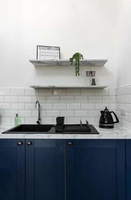 The Stylish 3-Bedroom Maisonette Retreat สเตอร์ลิง ภายนอก รูปภาพ